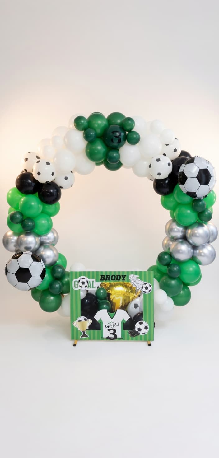 Green circle balloon arch Cork - round frame balloon decorations